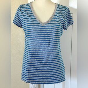 GAP Essential V-Neck Tee Women’s XS Blue Gray Striped Short Sleeve Cotton